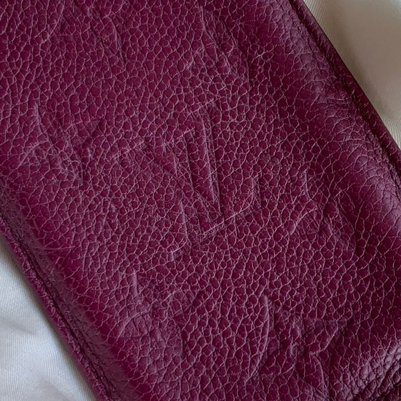 Louis Vuitton leather iPhone case - Picture 2 of 11